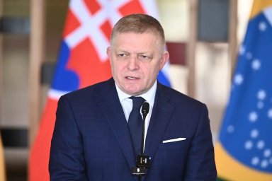 Министр обороны Словакии Калиняк назвал поездку Роберта Фицо в Москву знаком уважения Министр обороны Словакии Калиняк назвал поездку Роберта Фицо в Москву знаком уважения