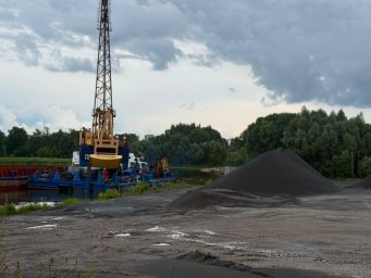 Экологический коллапс из-за цементного завода возле водоема Экологический коллапс из-за цементного завода возле водоема