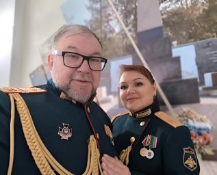 Петр Сухов обозначил казачью песню как основу эстрадного репертуара с женой
