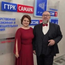 Эстрадно-фольклорная симфония двоих: Суховы о любви, памяти и доме Эстрадно-фольклорная симфония двоих: Суховы о любви, памяти и доме